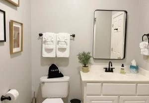 Sophisticated and Luxurious Details- Sleeps 18