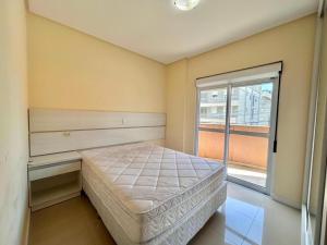 Excelente apto 3 dormitórios em Bombas SC