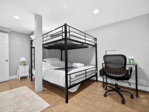Allston 2BR | Sleeps 8 + Full Kitchen