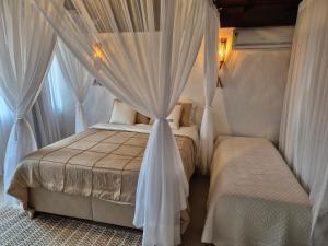 House 200 meters from Manguinhos beach