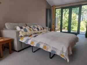 Self-contained 2-story accommodation in Grayshott