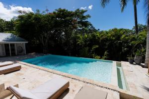 Modern villa with private pool 1 km from the beach samana