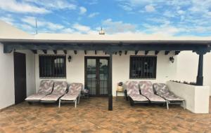 Detached Villa with Stunning Mountain and Sea Views, 14m Pool & sunken Hot Tub