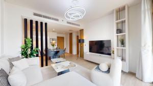 Vacationer Holiday Homes I 2 Bedroom l Creek Views in Dubai Creek Harbour