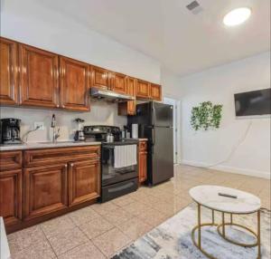 1BR Across Convention Center