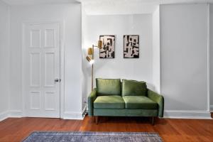 Large Studio in Center City that Sleeps 4 with Fast Wifi