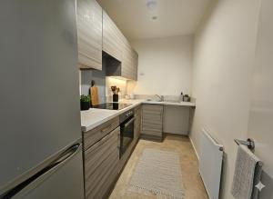 2 Bed Apartment in Brighton with Side Sea View