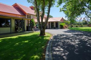 ASURE Oak Estate Motor Lodge