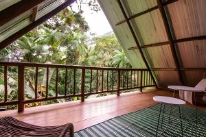 Casa Trikona - Imersa na floresta na Aldeia Rizoma