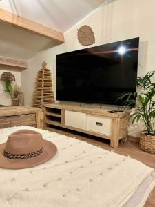 LE BOHEME CHIC - Terrasse BBQ Espace & Confort - Clim et Parking Gratuit - Idéal Famille - PLAGE 15 min - OFFRE SPECIALE