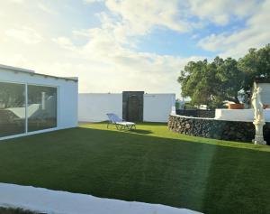 Detached Villa with Stunning Mountain and Sea Views, 14m Pool & sunken Hot Tub