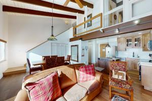 Storm Meadows - Christie Base 353