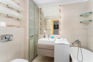 Pod Fortem Homely Apartment by BookingHost