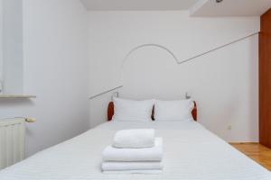 Pod Fortem Homely Apartment by BookingHost