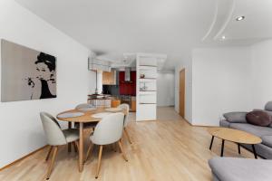 Pod Fortem Homely Apartment by BookingHost