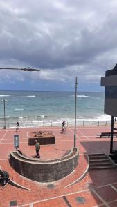 Vivienda vacacional en primera linea de playa y vistas al Mar y Piscina