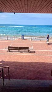 Vivienda vacacional en primera linea de playa y vistas al Mar y Piscina