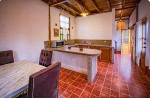 Palms Oasis Montañita