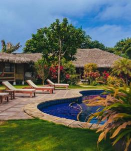 Palms Oasis Montañita