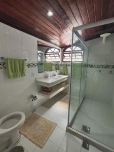 Excelente casa com garagem no centro de Búzios!