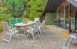 2 Bedroom Beautiful Home In Græsted