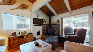 Villa De Los Pinos Year-Round Activities Nearby Shopping & Restaurants