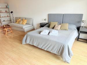 Monoambiente con balcon y pileta en Chacarita