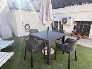 Lisboa, Central Lisbon, Charming Patio House, , WIFI, Air Conditioning, Near Metro, by IG
