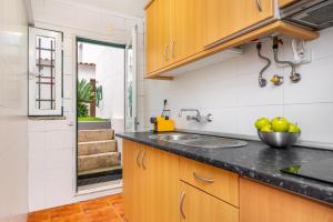 Lisboa, Central Lisbon, Charming Patio House, , WIFI, Air Conditioning, Near Metro, by IG