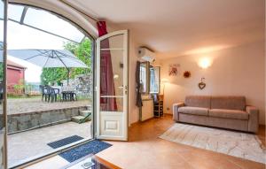 1 Bedroom Stunning Apartment In Masso