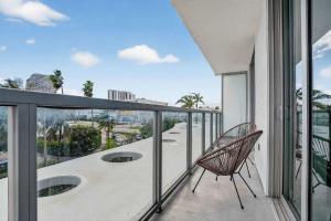 Biscayne Cove by Rove Travel - Condo with Balcony