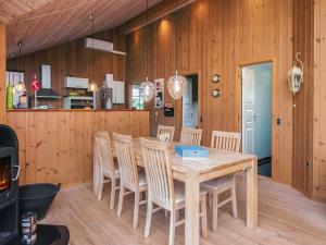 8 person holiday home in Glesborg