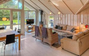 3 Bedroom Stunning Home In Idestrup