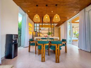 Luxury Beachside 3BD Villa with Pool & Rooftop Seseh