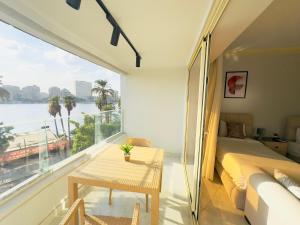 ROOMES NILE VIEW MANIEl