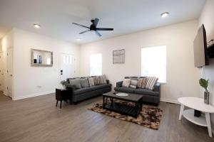 5 Min to Downtown - 12 to Elon - Deck - Wi-Fi