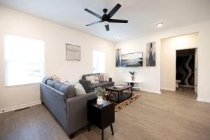 5 Min to Downtown - 12 to Elon - Deck - Wi-Fi