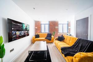 Modern Two-Bedroom Apartment in Bradford