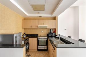 Stunning lake view 1bedroom apartment in Jlt