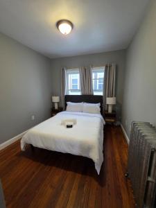The Maverick Upstairs - NEW! - Lux Apartment - 2 Miles From Airport & Downtown Boston