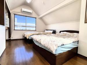 Quiet house in Shibuya Ward, private rental for up to 10 people, 3 bedrooms, piano room, 11 minutes walk from Hatagaya Station 貸切一軒家10名様 新宿駅から4分の幡ヶ谷駅徒歩11分 渋谷駅直通バス停徒歩1分 ピアノと防音