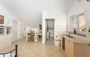 1 Bedroom Gorgeous Apartment In Crikvenica 