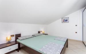 1 Bedroom Gorgeous Apartment In Crikvenica