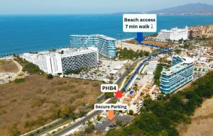 1 Block from Beach, Sleeps 10, Penthouse