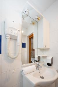 Apartments for families with children Lopar, Rab - 20830