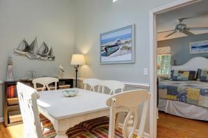 16 Hickory Lane 4 BR Private Pool Hot Tub Pet Friendly Walk to Beach Bikes & Beach Gear included