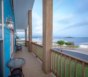 Lakeside Living Paradise