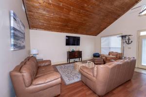 Lakeside Living Paradise