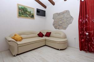Family friendly house with a swimming pool Dolenja Vas, Central Istria - Sredisnja Istra - 24521