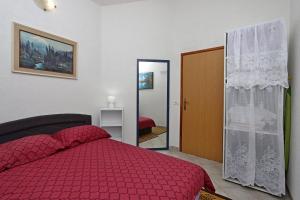 Family friendly house with a swimming pool Dolenja Vas, Central Istria - Sredisnja Istra - 24528